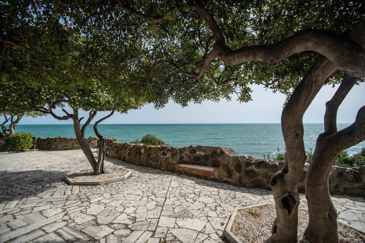 Villa Mg Hotel Santa Marinella Extérieur photo