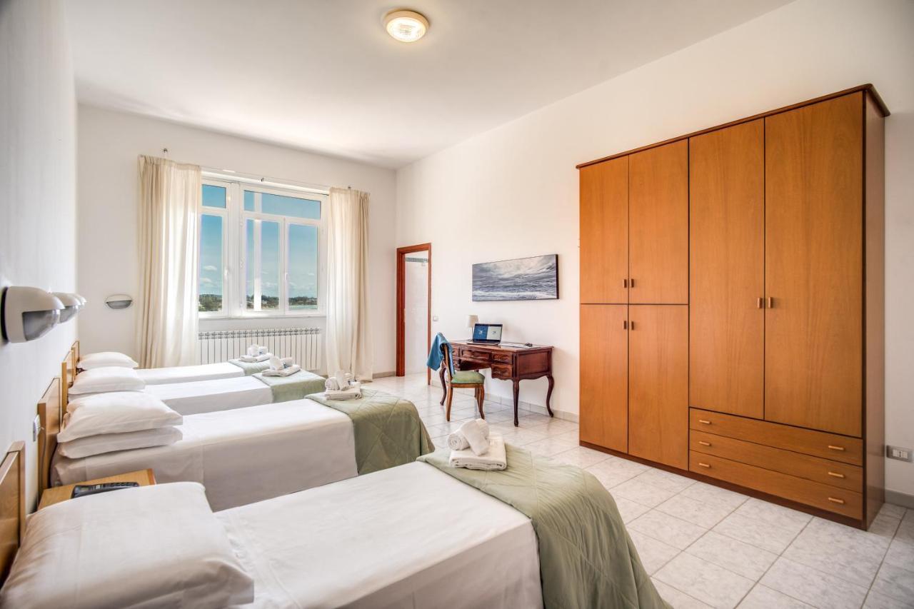 Villa Mg Hotel Santa Marinella Extérieur photo