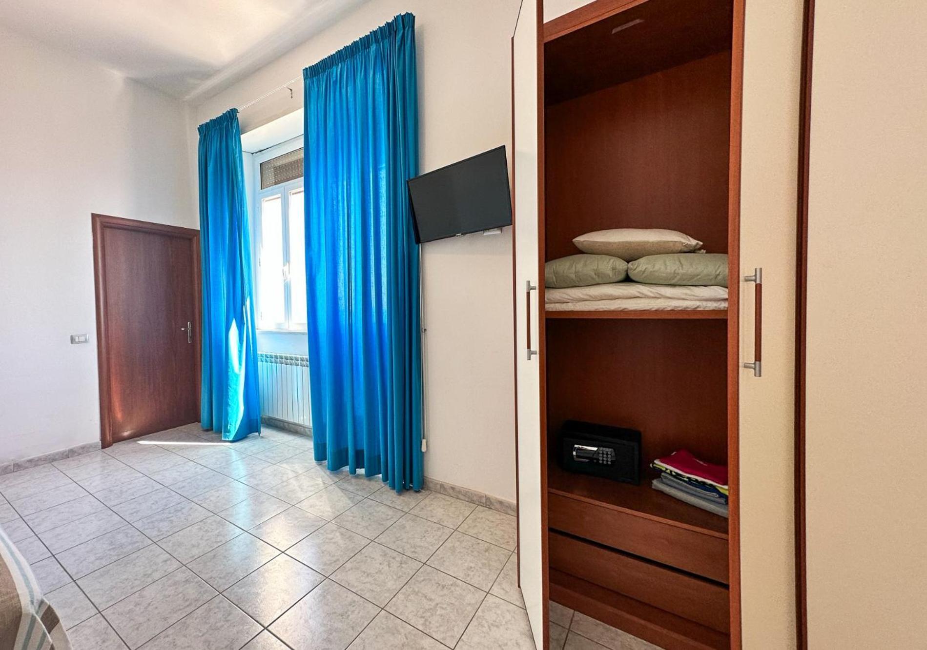 Villa Mg Hotel Santa Marinella Extérieur photo