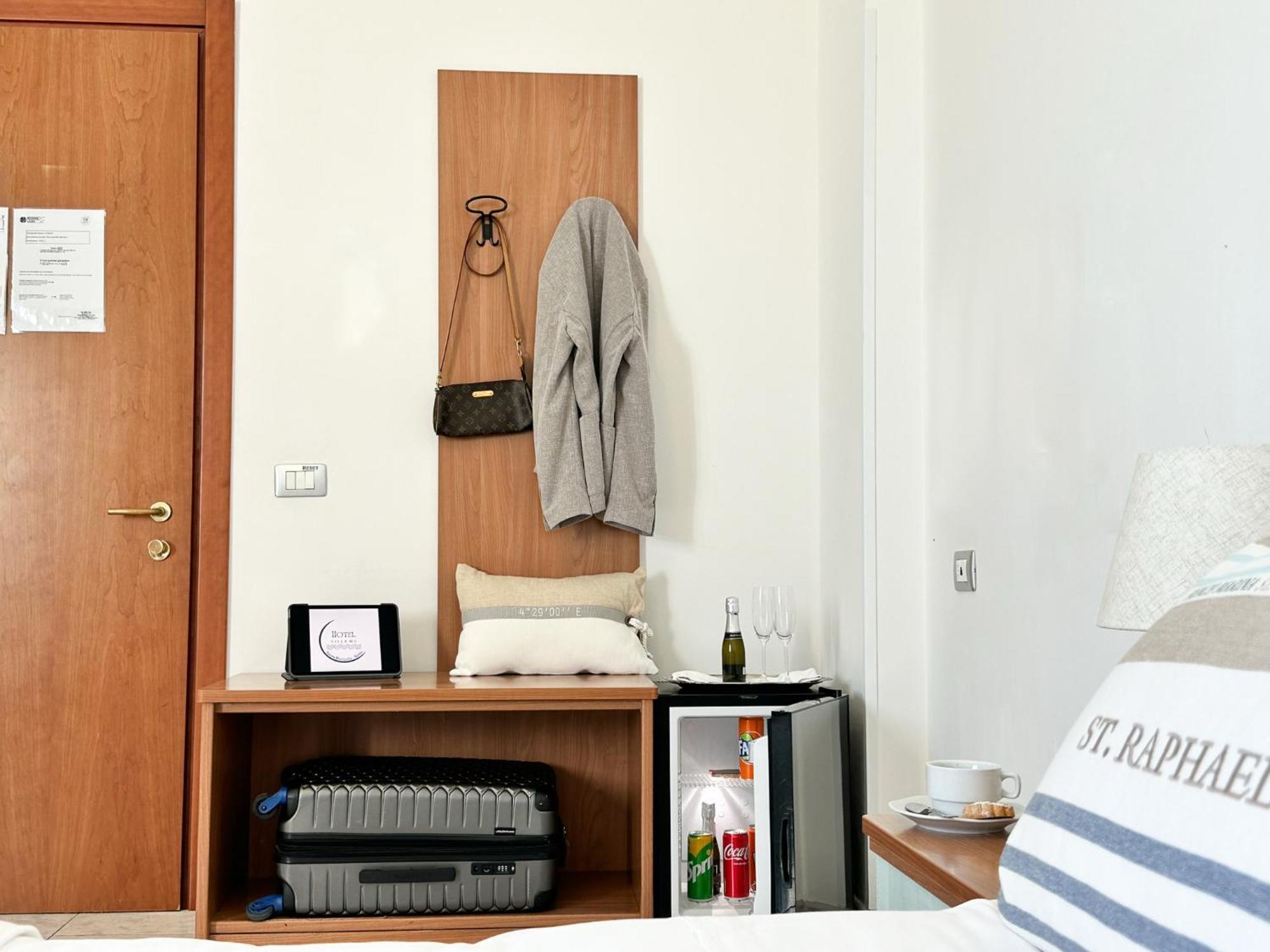 Villa Mg Hotel Santa Marinella Extérieur photo