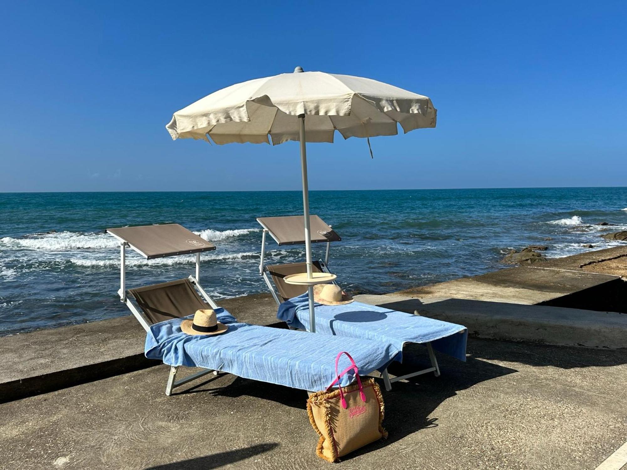 Villa Mg Hotel Santa Marinella Extérieur photo