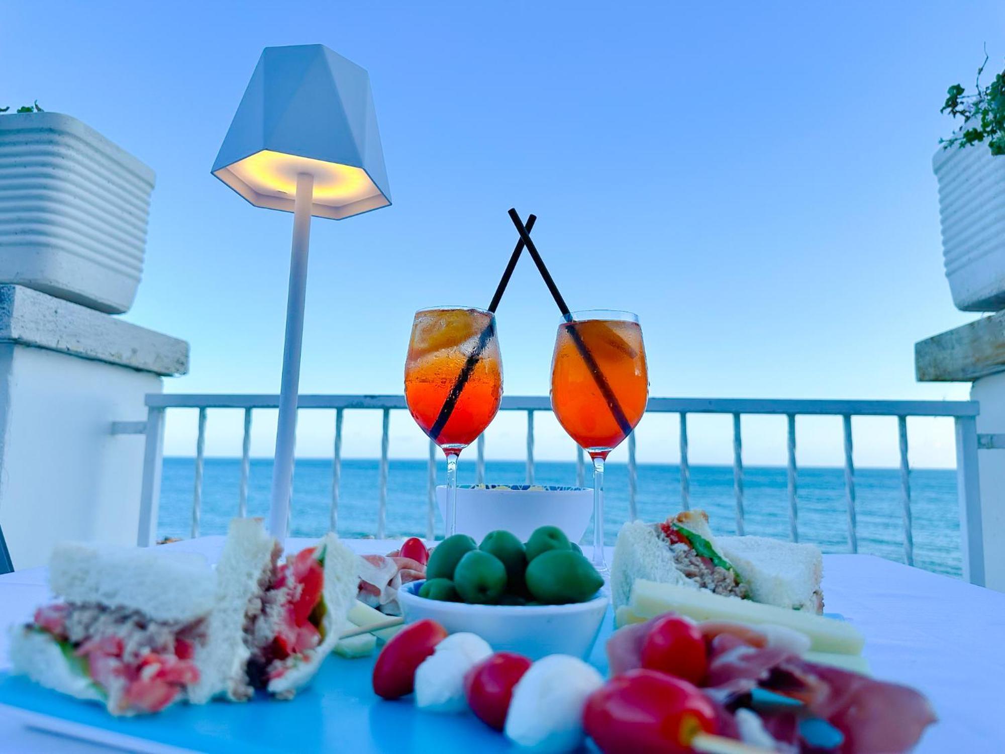 Villa Mg Hotel Santa Marinella Extérieur photo