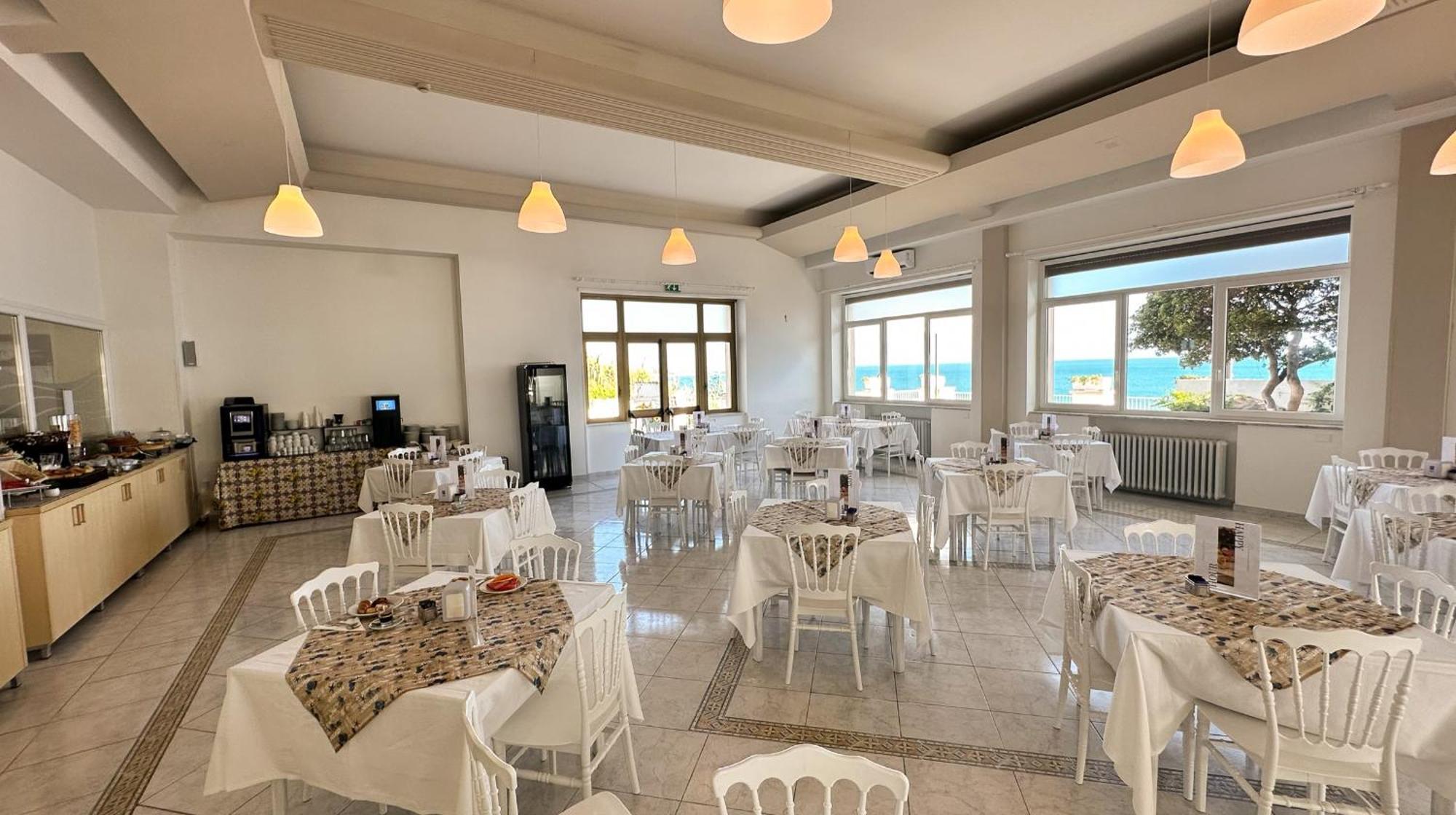 Villa Mg Hotel Santa Marinella Extérieur photo
