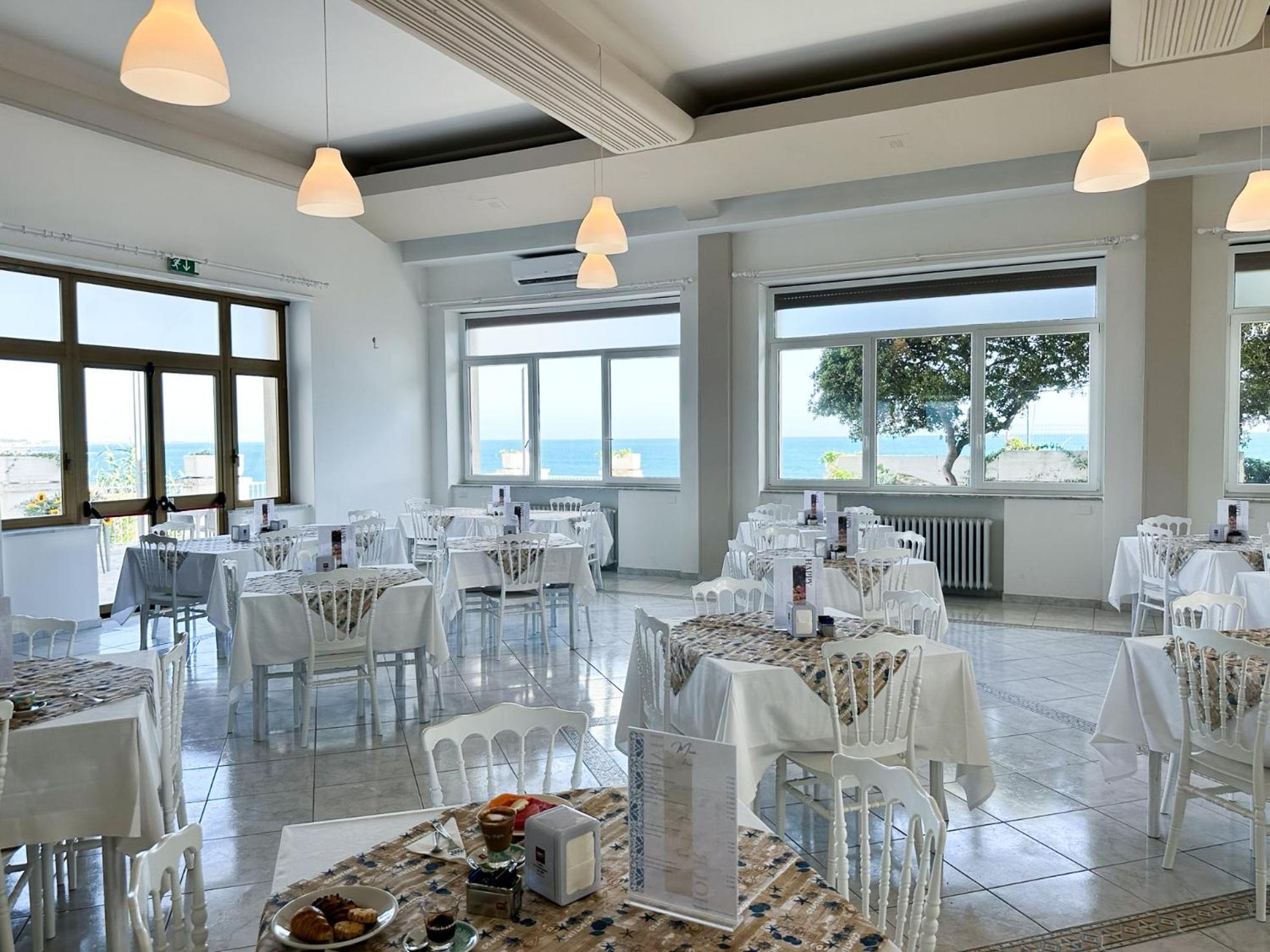 Villa Mg Hotel Santa Marinella Extérieur photo